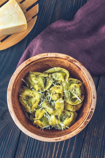 Bowl of tortelloni stuffed with ricotta — Stock Photo, Image