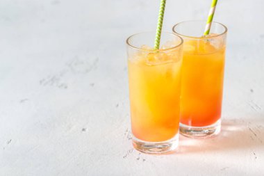 Tekila sunrise kokteyller