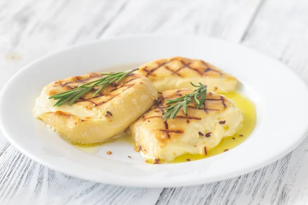 Queso a la parrilla con romero fresco — Foto de Stock