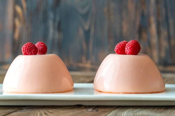 Puddingi deserowe z malinami — Zdjęcie stockowe