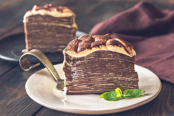 Kawałek ciasta tiramisu crepe — Zdjęcie stockowe