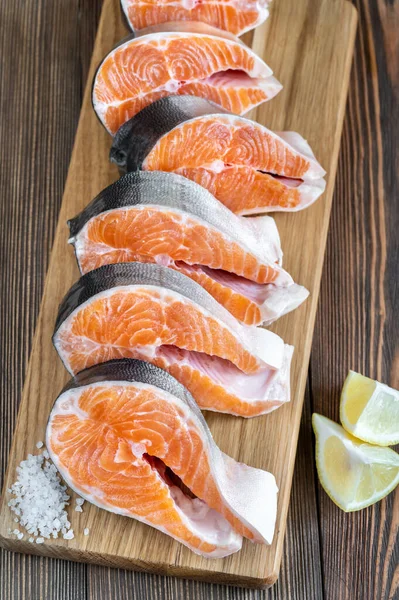 Filetes Crudos Carbón Ártico Tablero Madera — Foto de Stock