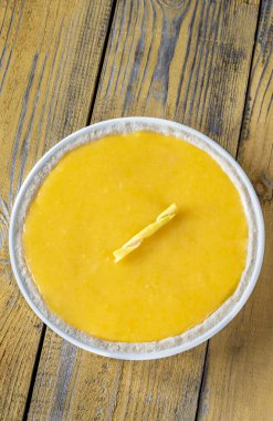 Lezzetli limonlu tart: üst görünüm