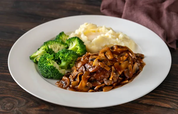 Salisbury Steak Met Gestoomde Broccoli Puree — Stockfoto