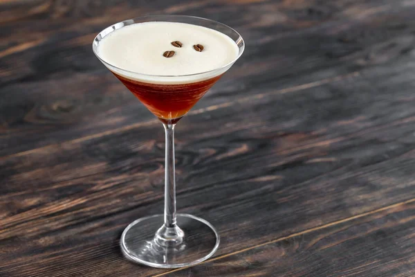 Coquetel Espresso Martini Decorado Com Grãos Café — Fotografia de Stock