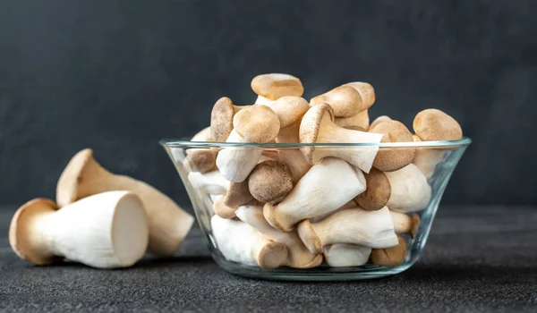 Glass Bowl Raw King Oyster Mushrooms — Stock Photo, Image