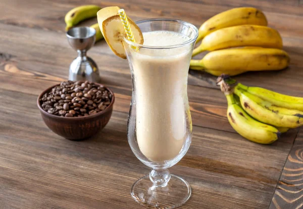 Bicchiere Dirty Banana Cocktail Con Ingredienti Backgroun Legno — Foto Stock