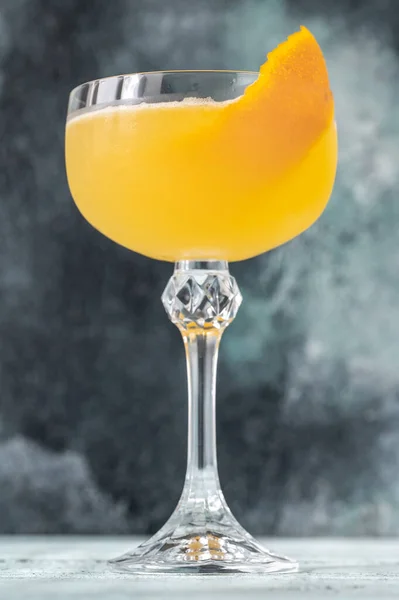 Bir Bardak Bee Diz Kokteyli Portakal Aromalı — Stok fotoğraf