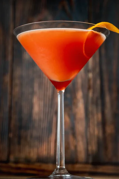 Copo Sangue Cocktail Areia Vidro Martini Decorado Com Casca Laranja — Fotografia de Stock