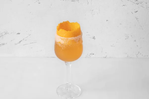 Glas Brandy Crusta Cocktail Garniert Mit Orangenschale — Stockfoto