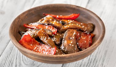 Patlıcan biberli teriyaki kızartması.