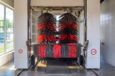 Otomatik fırça Oto yıkama.