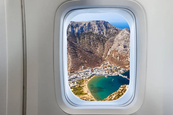 Vliegtuig Venster Binnen Een Vliegtuig Met Sifnos Eiland Weergave Reizen — Stockfoto