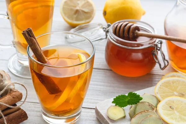 Чашка Имбирного Чая Медом Лимоном — стоковое фото