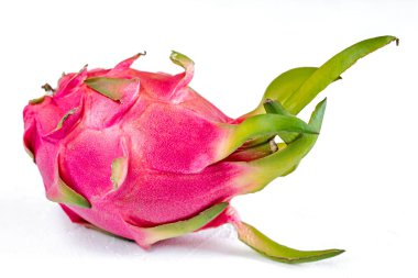 Beyaz arka planda ejderha meyvesi (Pitaya, Pitahaya) izole
