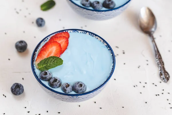 Blue Yogurt Smoothie Made Blue Spirulina Powder Strawberries Blueberries — Stock Photo, Image