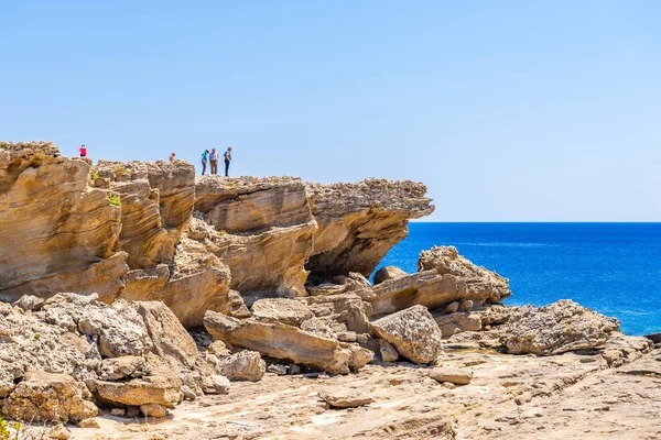 Rhodes Griekenland Mei 2018 Een Prachtig Uitzicht Zee Rotsen Buurt — Stockfoto
