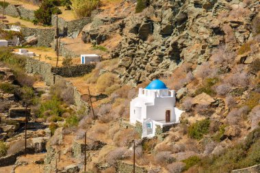 Küçük bir Şapel üzerine Sifnos Island buzlu inşa. Kiklad Adaları, Yunanistan