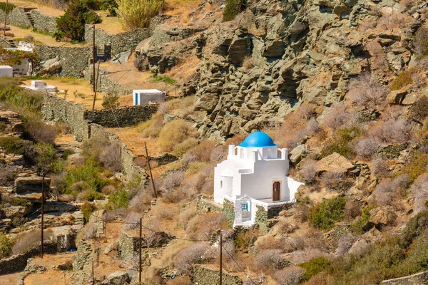 Een Kleine Kapel Gebouwd Rotsen Het Eiland Van Sifnos Cycladen — Stockfoto