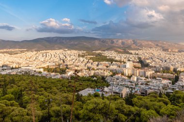 Atina günbatımı zamanında Lycabettus hill, Yunanistan görüntüleyin..