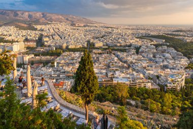 Atina, Yunanistan - 13 Eylül, 2018:View üzerinden günbatımı zamanı Atina'da Lycabettus Hill, Yunanistan.