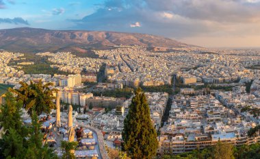 Atina, Yunanistan - 13 Eylül, 2018:View üzerinden günbatımı zamanı Atina'da Lycabettus Hill, Yunanistan.