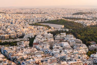 Atina, Yunanistan - 13 Eylül, 2018:View üzerinden günbatımı zamanı Atina'da Lycabettus Hill, Yunanistan.