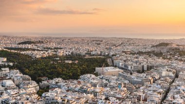 Atina günbatımı zamanında Lycabettus hill, Yunanistan görüntüleyin..
