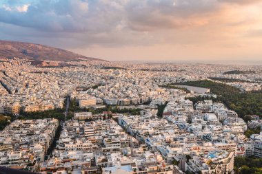 Atina günbatımı zamanında Lycabettus hill, Yunanistan görüntüleyin..