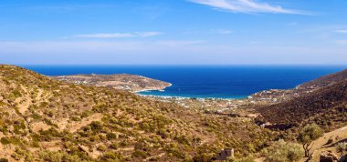 Sahil köyü Platis Gialos Sifnos Güney tarafında yer almaktadır. Kiklad Adaları, Yunanistan