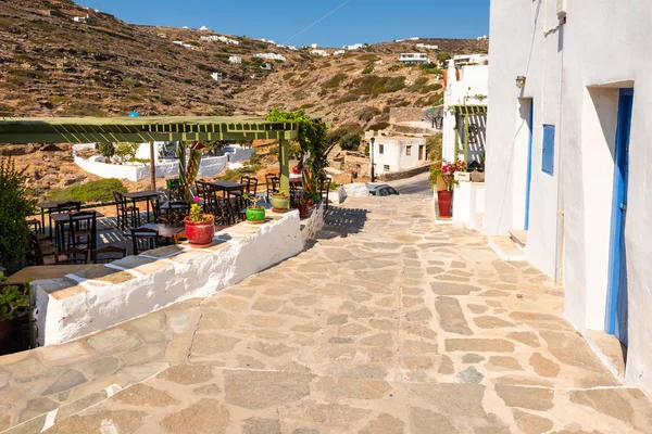 Sifnos, Griekenland - 11 September 2018: De pittoreske dorp van Kastro, de oude hoofdstad van Sifnos. Cycladen, Griekenland. Europa — Stockfoto