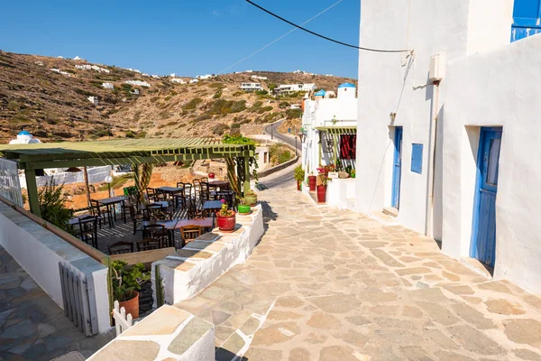 SIFNOS, GRECIA - 11 de septiembre de 2018: El pintoresco pueblo de Kastro, la antigua capital de Sifnos. Ciclades, Grecia. Europa — Foto de Stock