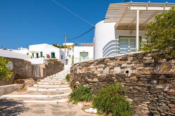 SIFNOS, GREECE - 11 de setembro de 2018: Arquitetura de Apolônia, a capital de Sifnos. Cyclades, Grécia — Fotografia de Stock