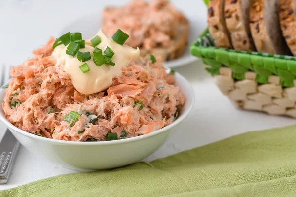 Smoked trout paste with mayonnaise and chives — Stock Photo, Image
