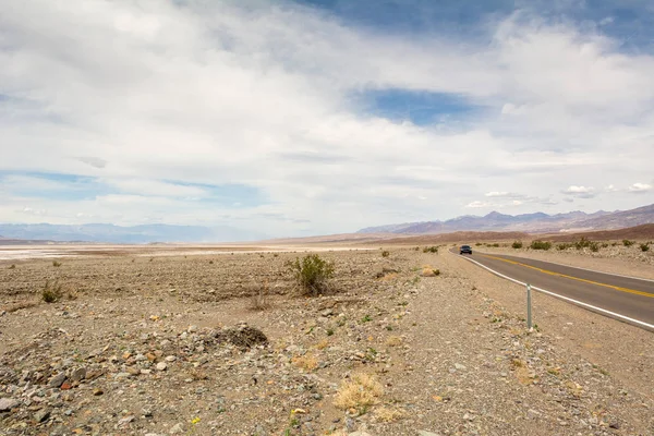 Pouštní krajina Národního parku Death Valley v Kalifornii. USA — Stock fotografie