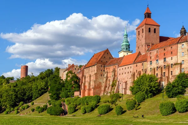 Historische Getreidespeicher in Grudziadz an der Weichsel in Polen, Europa — Stockfoto