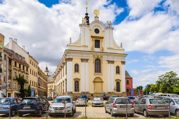 波兰弗罗茨瓦夫 - 2019年7月17日:巴洛克耶稣圣名教堂,也被称为大学教堂,因为位置紧邻弗罗茨瓦夫大学主楼. — 图库照片