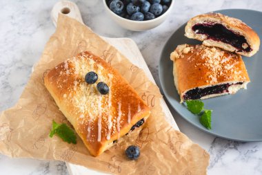 Yaban mersini ile geleneksel Lehçe Maya kek (jagodzianka).