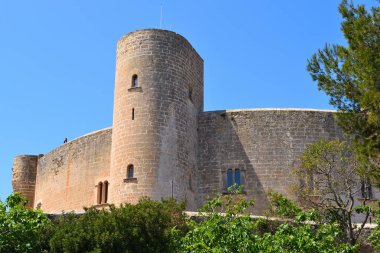 Mallorca, İspanya - 8 Mayıs 2019 : Bellver Castle (Castell de Bellver), Mayorka Adası'nda Palma'nın merkezine yakın gotik tarzı bir kale, Balear Adaları, İspanya.
