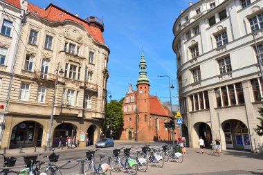 Bydgoszcz Polonya - 15 Ağustos 2019: Meryem Ana Kilisesi ile Bydgoszcz şehir merkezi