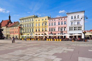Bydgoszcz Polonya - 15 Ağustos 2019: Eski şehir tenements ile Bydgoszcz Eski Pazar Meydanı