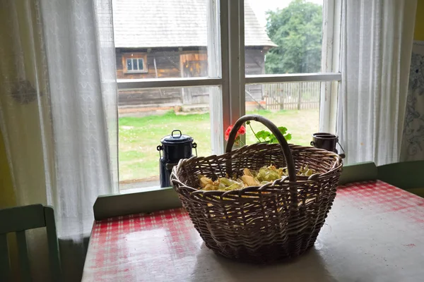 Osiek, Poland - August 16, 2019: Interior of old wooden farmstead in The Folk Culture Museum in Osiek by the river Notec. — Stock Photo, Image