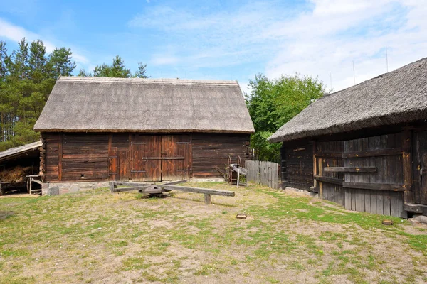 Muzeum kultury ludowej w Osiek nad rzeką Notec, Muzeum na świeżym powietrzu prezentuje polską kulturę Ludową. Polska, Europa — Zdjęcie stockowe