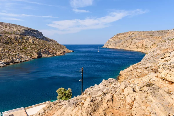 Sifnos'un kuzey ucundaki Heronissos körfezi. Cyclades adaları, Yunanistan