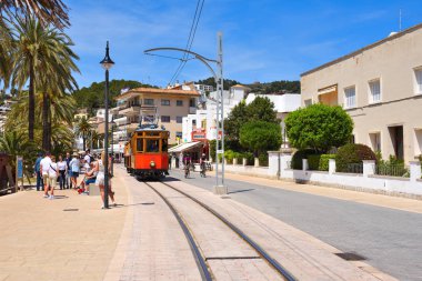 Mallorca, İspanya - 7 Mayıs 2019: Port de Soller, Mayorka'nın en ilginç turistik yerlerinden biri