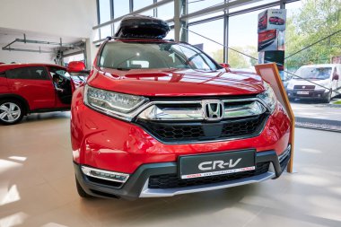 Gdansk, Polonya - 28 Mayıs 2020: Honda CR-V 'nin yeni modeli Gdansk galerisinde sunuldu