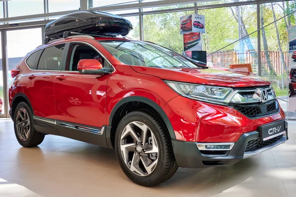 Gdansk, Polonya - 28 Mayıs 2020: Honda CR-V 'nin yeni modeli Gdansk galerisinde sunuldu