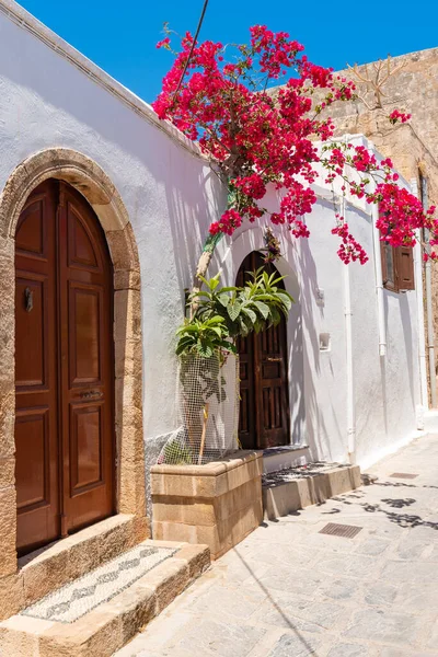 Maison Grecque Traditionnelle Avec Des Fleurs Printemps Sur Île Rhodes — Photo