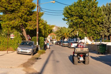 Zakynthos, Yunanistan - 26 Eylül 2017: Zakynthos adasındaki Lagana 'da sokak