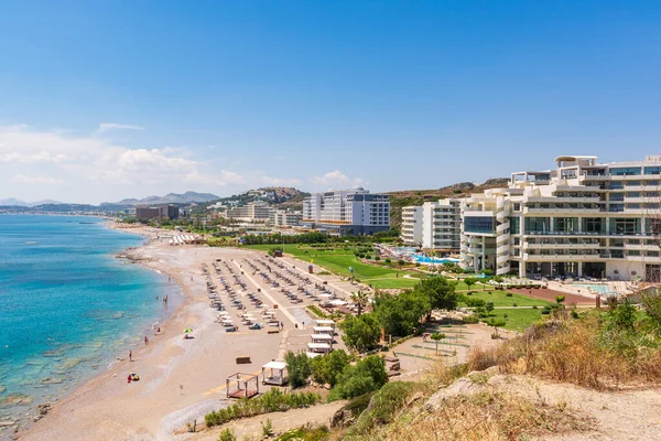 RHODES, GREECE - 13 Mayıs 2018 Faliraki 'deki lüks oteller. Rodos Adası, Dodecanese, Yunanistan.